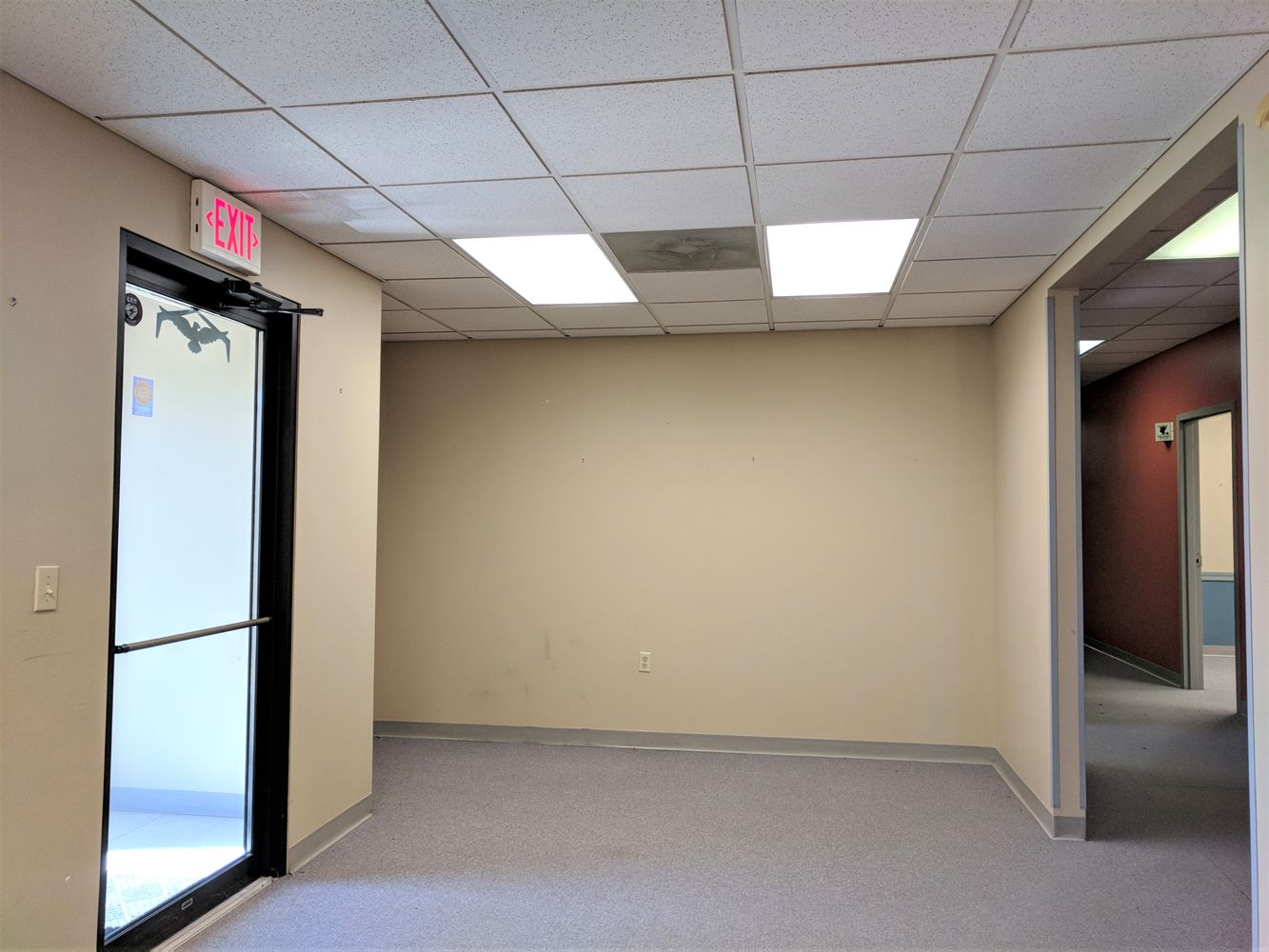 901 West Main Street, El Paso, IL 61738